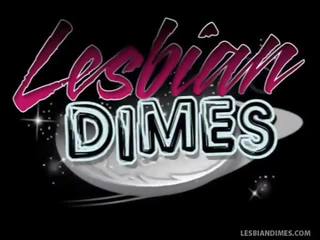 Foutre trou caping sur lesbo anniversary
