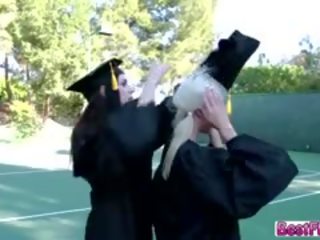 큰 전문 대학 청소년 에 graduation 고양이 대단히